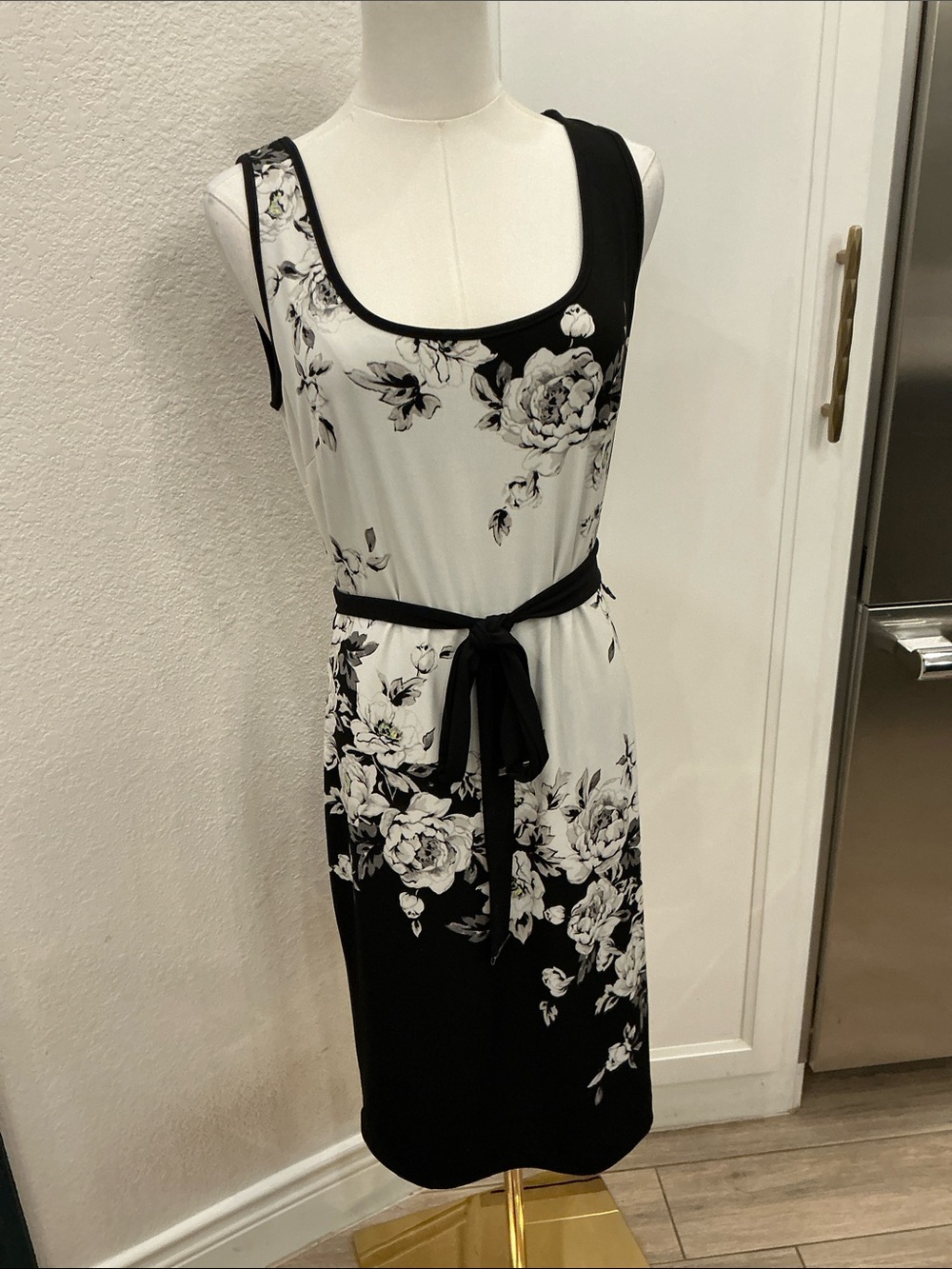 White House Black Market Reversible Monochrome Floral / Black Midi Dress